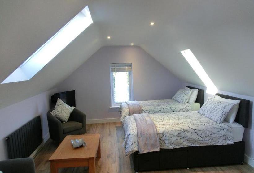 مبيت وإفطار The Hollies On The Wall