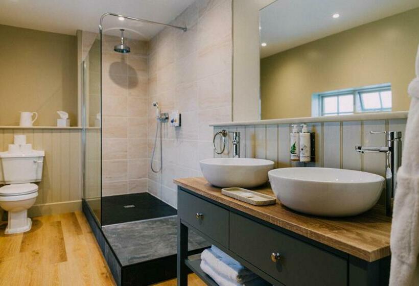 住宿加早餐  The Pointer