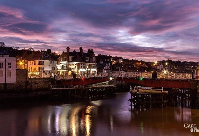 مبيت وإفطار The Windmill Inn   Whitby