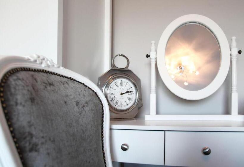 مبيت وإفطار The Windmill Inn   Whitby