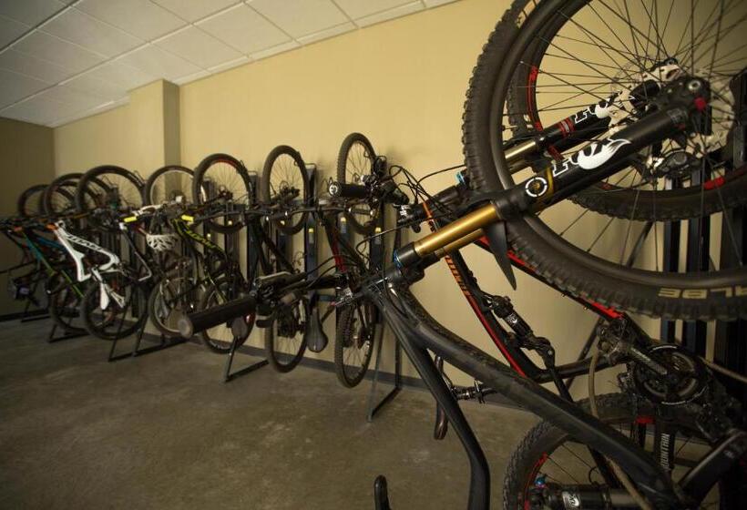 Burke Mountain Hotel And Conference Center