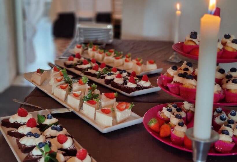 Charlottenlund Hotel & Restaurant