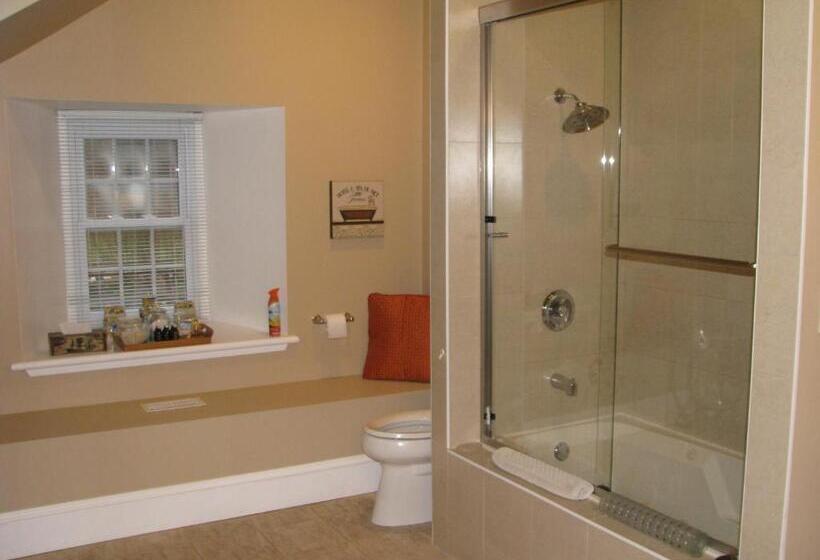 Clyde Hall Bed And Breakfast