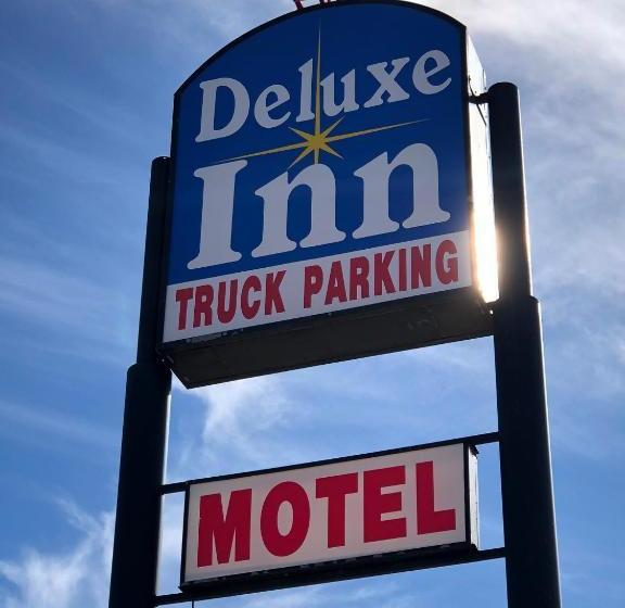 Deluxe Inn Motel