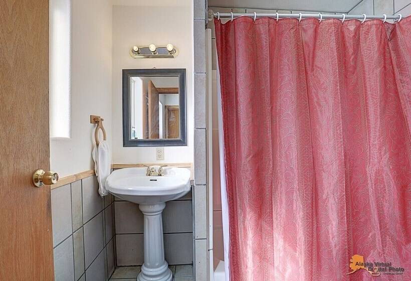 Falcon S Nest Bed & Breakfast