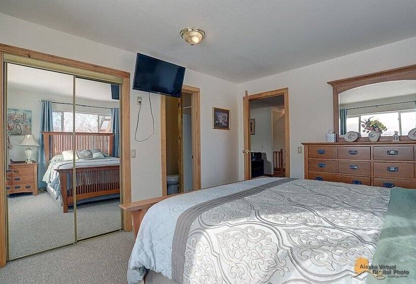 Falcon S Nest Bed & Breakfast