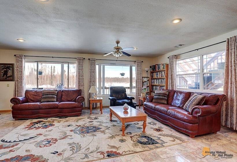 Falcon S Nest Bed & Breakfast