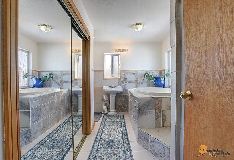 Falcon S Nest Bed & Breakfast