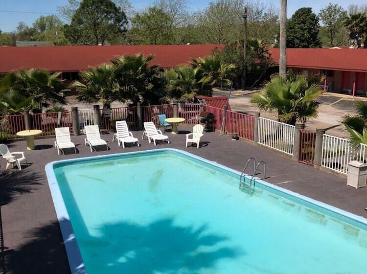 Gulfway Motel And Restaurant