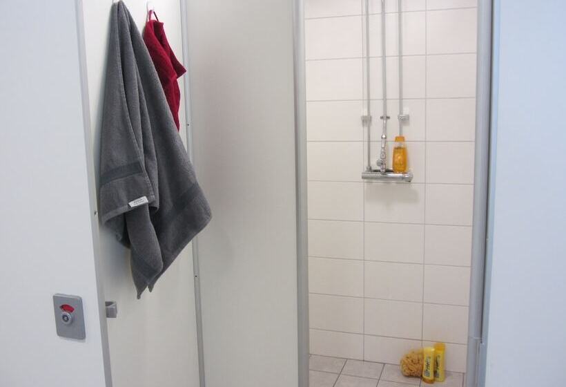 Hållsta Home Vandrarhem   Hostel