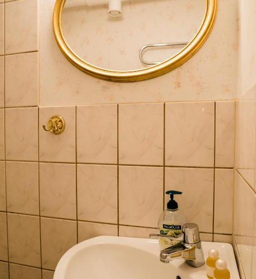 여관 Melderstein Herrgård