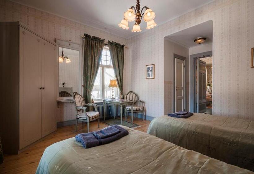 여관 Melderstein Herrgård