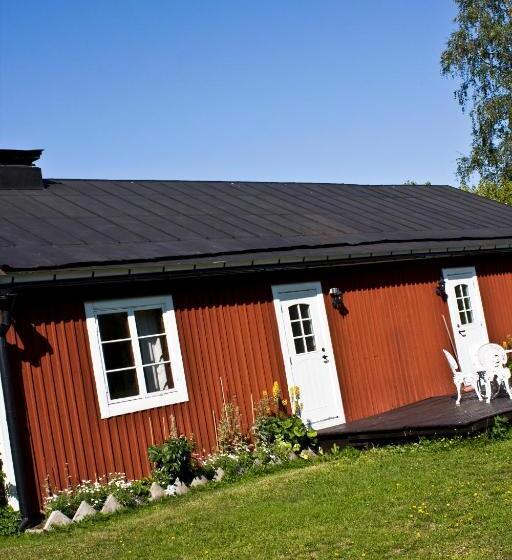 여관 Melderstein Herrgård