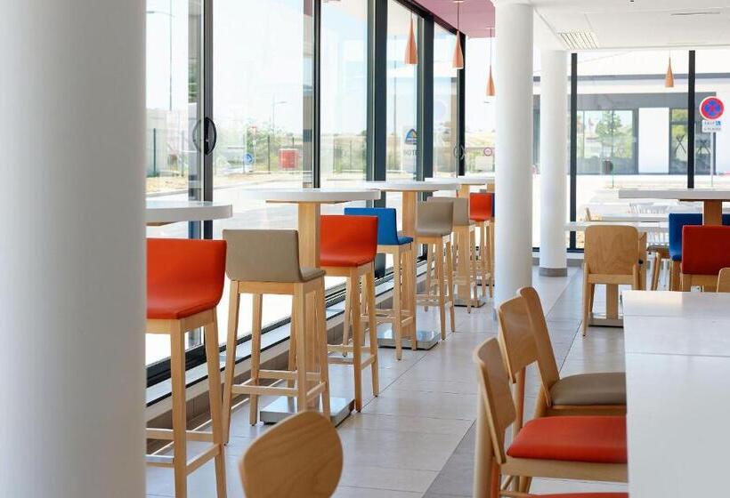 בית מלון כפרי Hôtel Akena Besançon