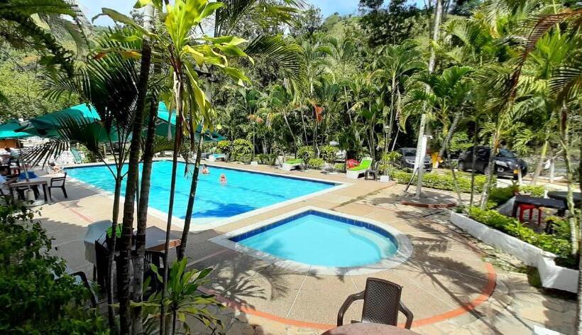 ホテル Campestre La Gaitana