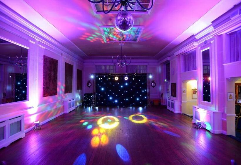 Отель Hemswell Court