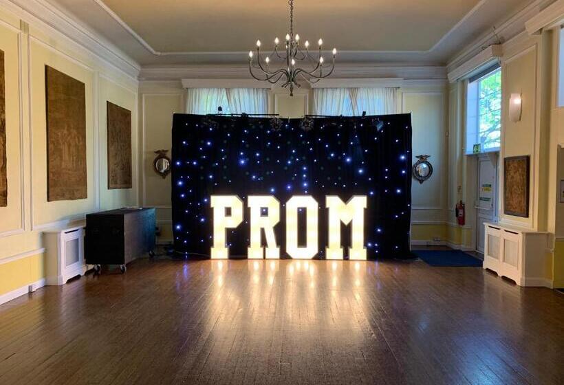 Отель Hemswell Court