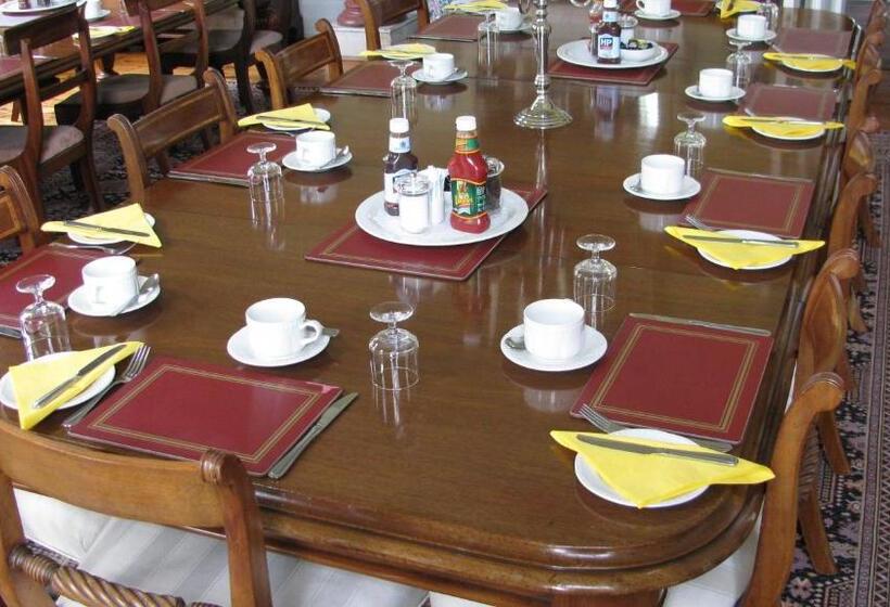 Отель Hemswell Court