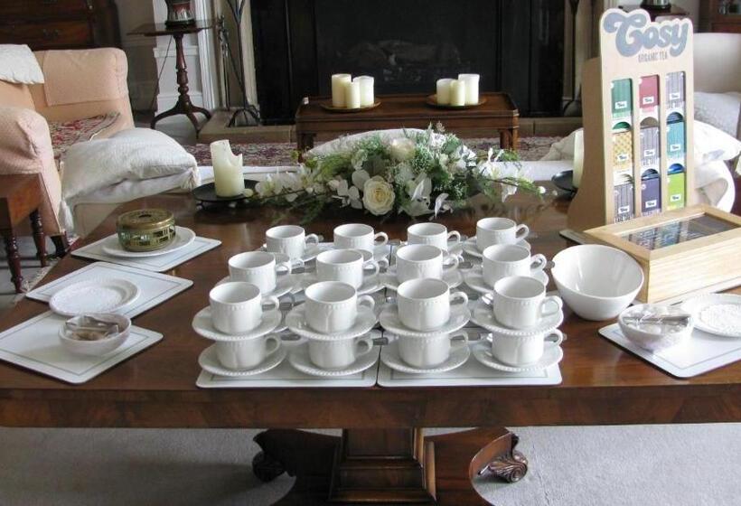 Отель Hemswell Court