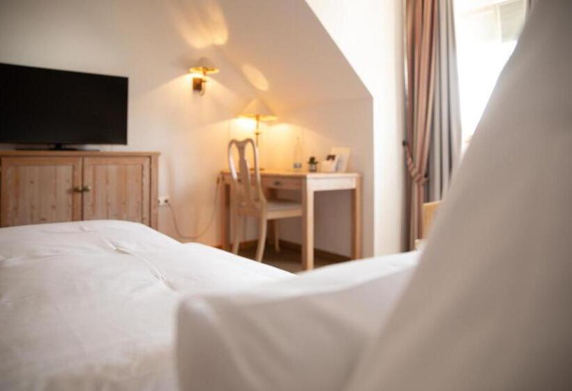 ホテル Restaurant Krone