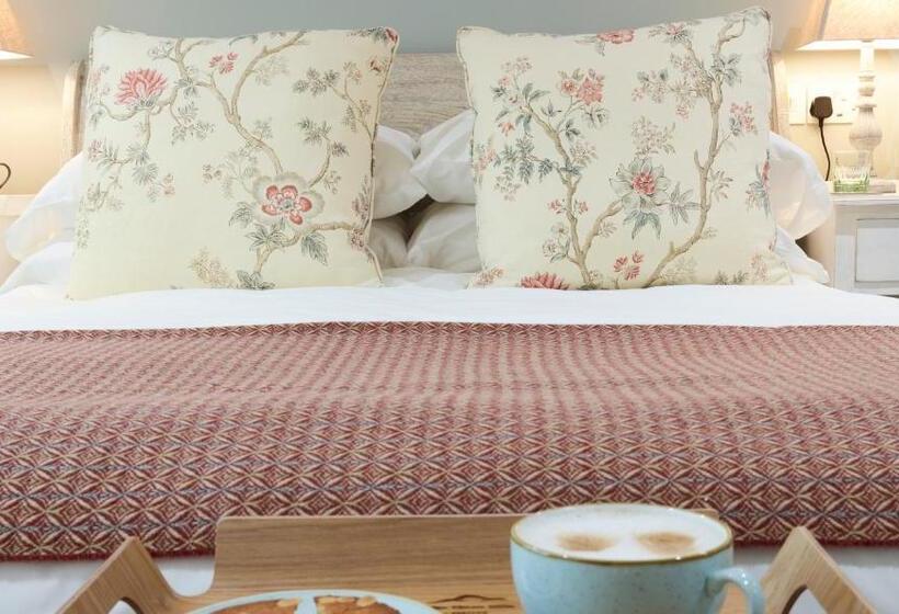 בית מלון כפרי The Three Hills