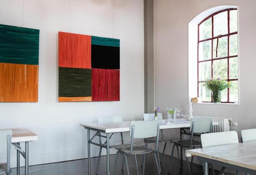 בית מלון כפרי Upperud 9:9