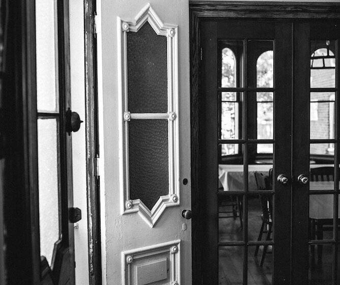 Iron Kettle Bed And Breakfast