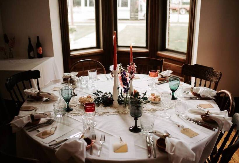 Iron Kettle Bed And Breakfast