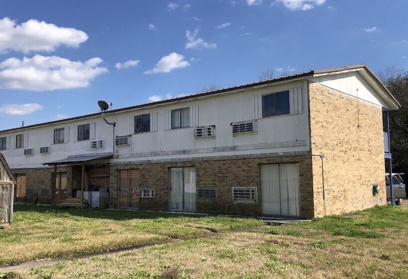 汽车旅馆  Lake Country Inn