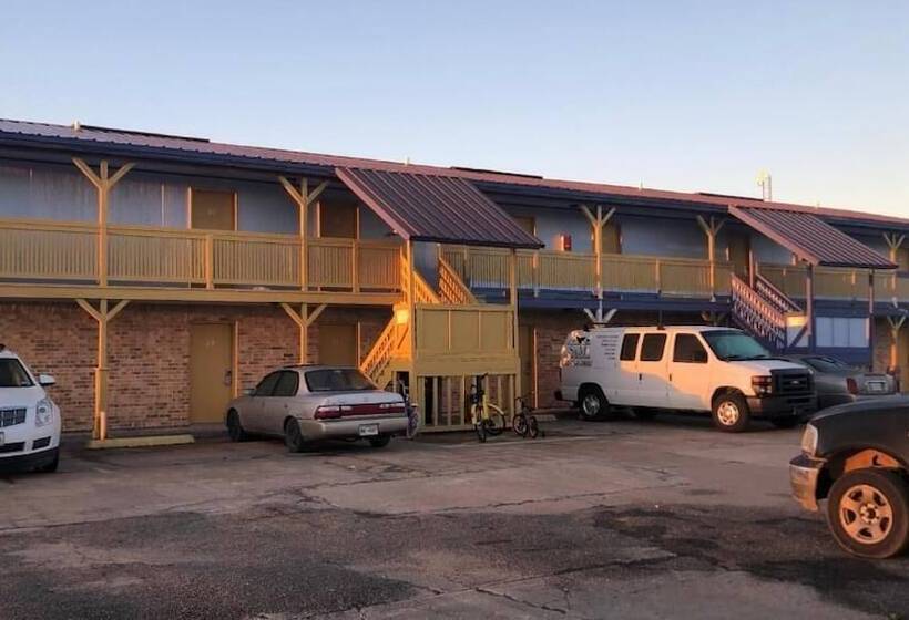 汽车旅馆  Lake Country Inn