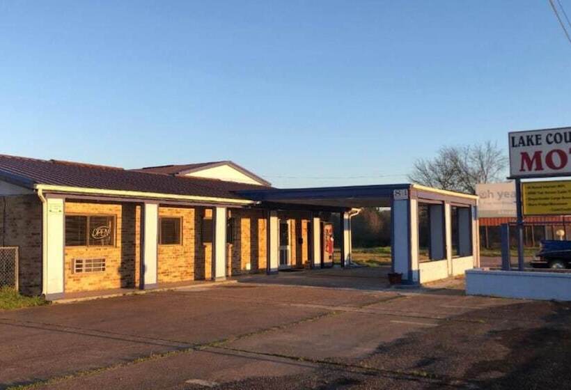 汽车旅馆  Lake Country Inn