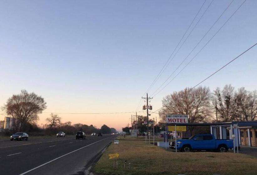 汽车旅馆  Lake Country Inn