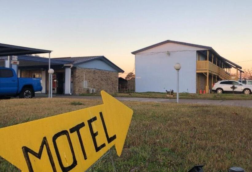 汽车旅馆  Lake Country Inn