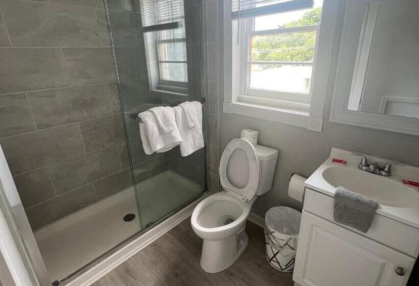 汽车旅馆 The Beacon