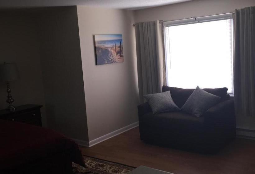 فندق على الطريق Shore Road Inn