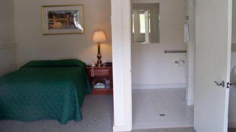 Mount Whittier Motel