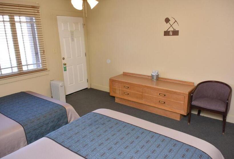 Panamint Springs Motel & Tents