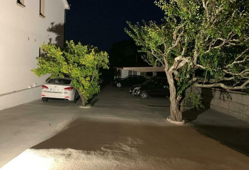 بنسيون Hostal Devesas