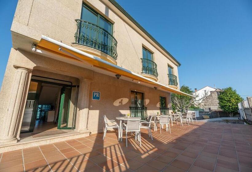 بنسيون Hostal Devesas