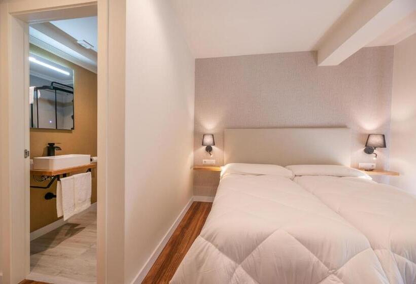 بنسيون Hostal Devesas