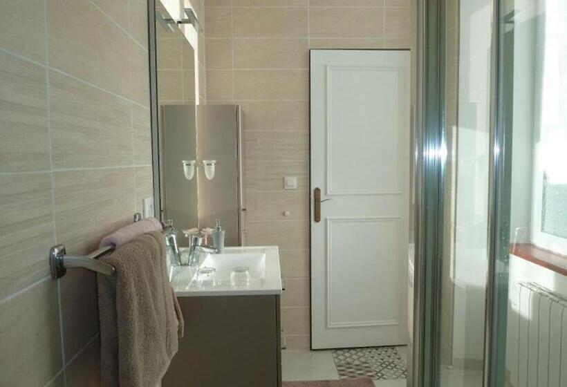 膳宿费 La Maison De La Fontaine, Le Beny Bocage