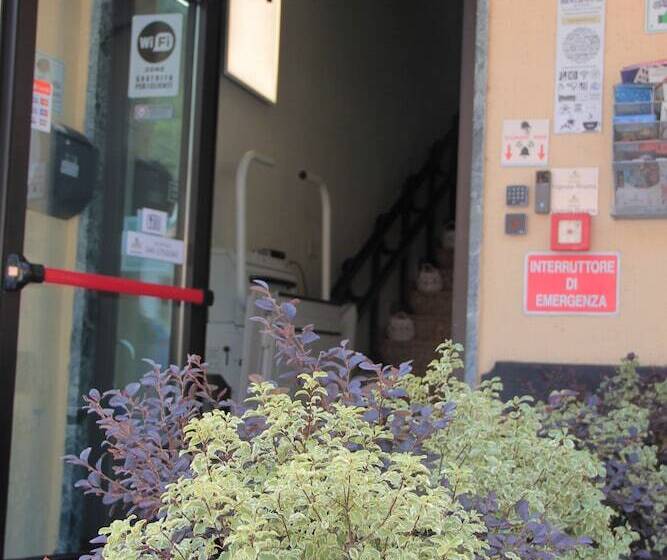 펜션 Vignola Rooms Avio