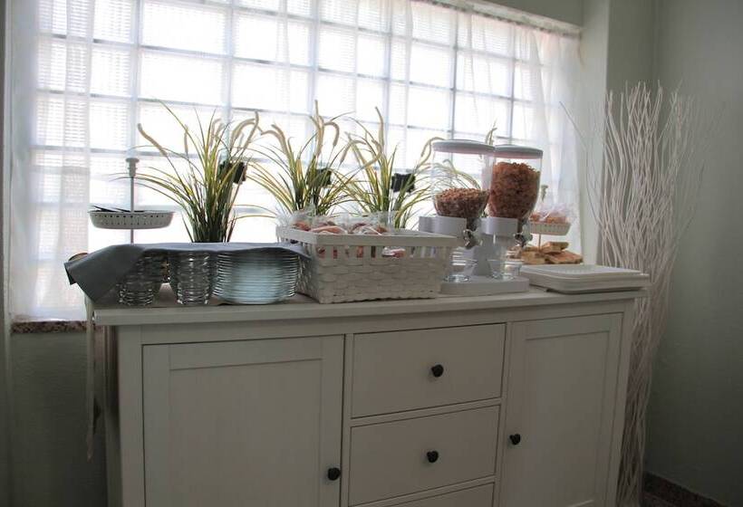 펜션 Vignola Rooms Avio