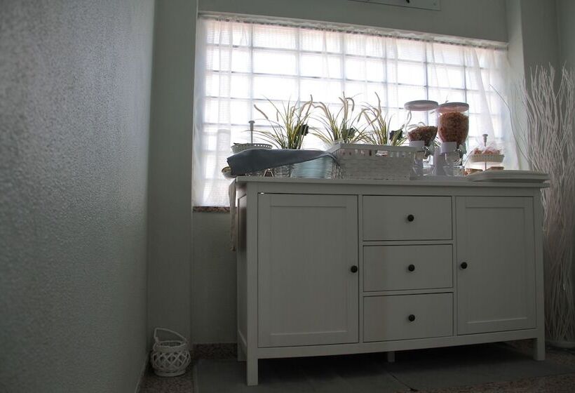 펜션 Vignola Rooms Avio