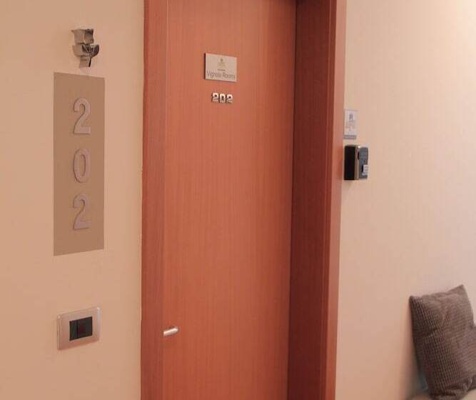 펜션 Vignola Rooms Avio