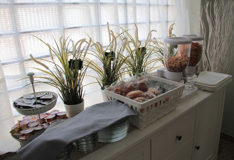 펜션 Vignola Rooms Avio