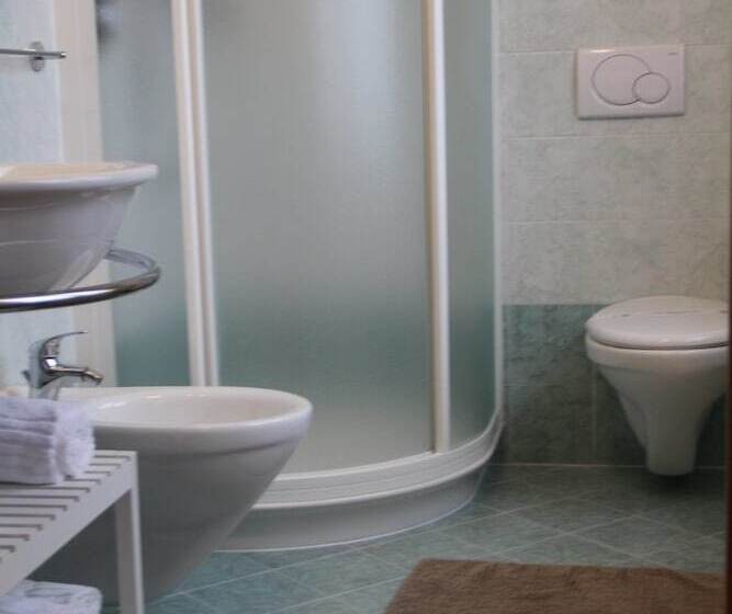 펜션 Vignola Rooms Avio