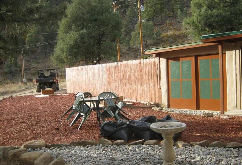 Shady Brook Inn Village/resort