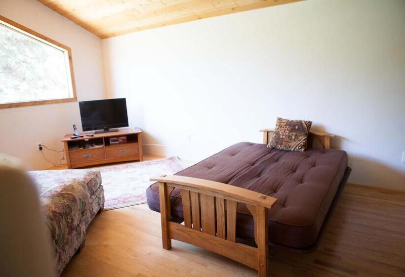 Shady Brook Inn Village/resort