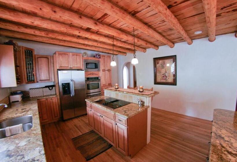 Shady Brook Inn Village/resort